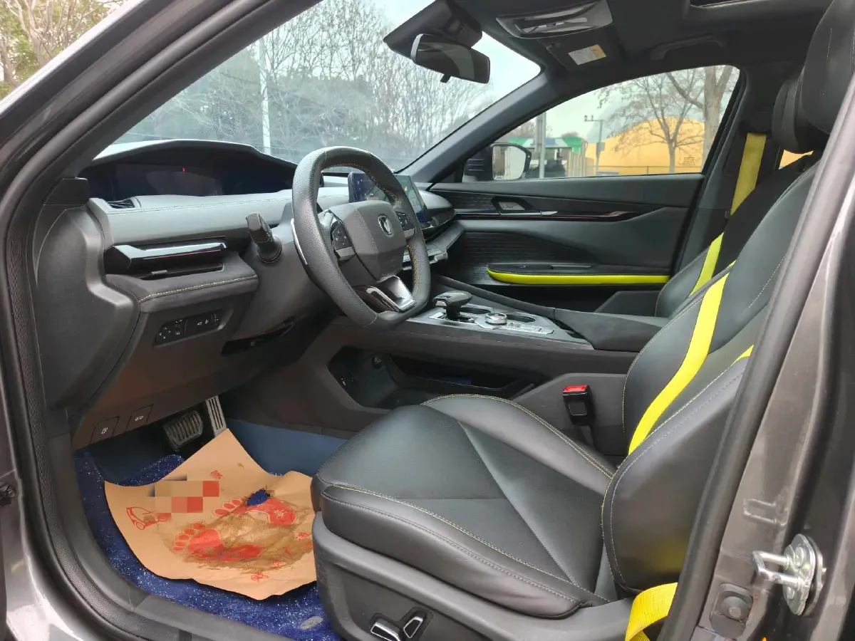 2022 ChangAn UNI-V 1.5T 188HP L4 7DCT,autocango,china used car exporter,china ev exporter,chinese used car exporter,chinese used ev exporter