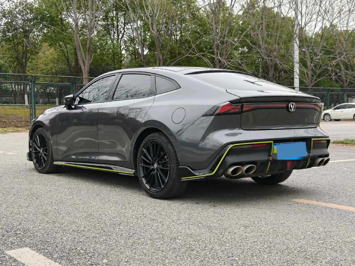 2022 ChangAn UNI-V 1.5T 188HP L4 7DCT,autocango,china used car exporter,china ev exporter,chinese used car exporter,chinese used ev exporter