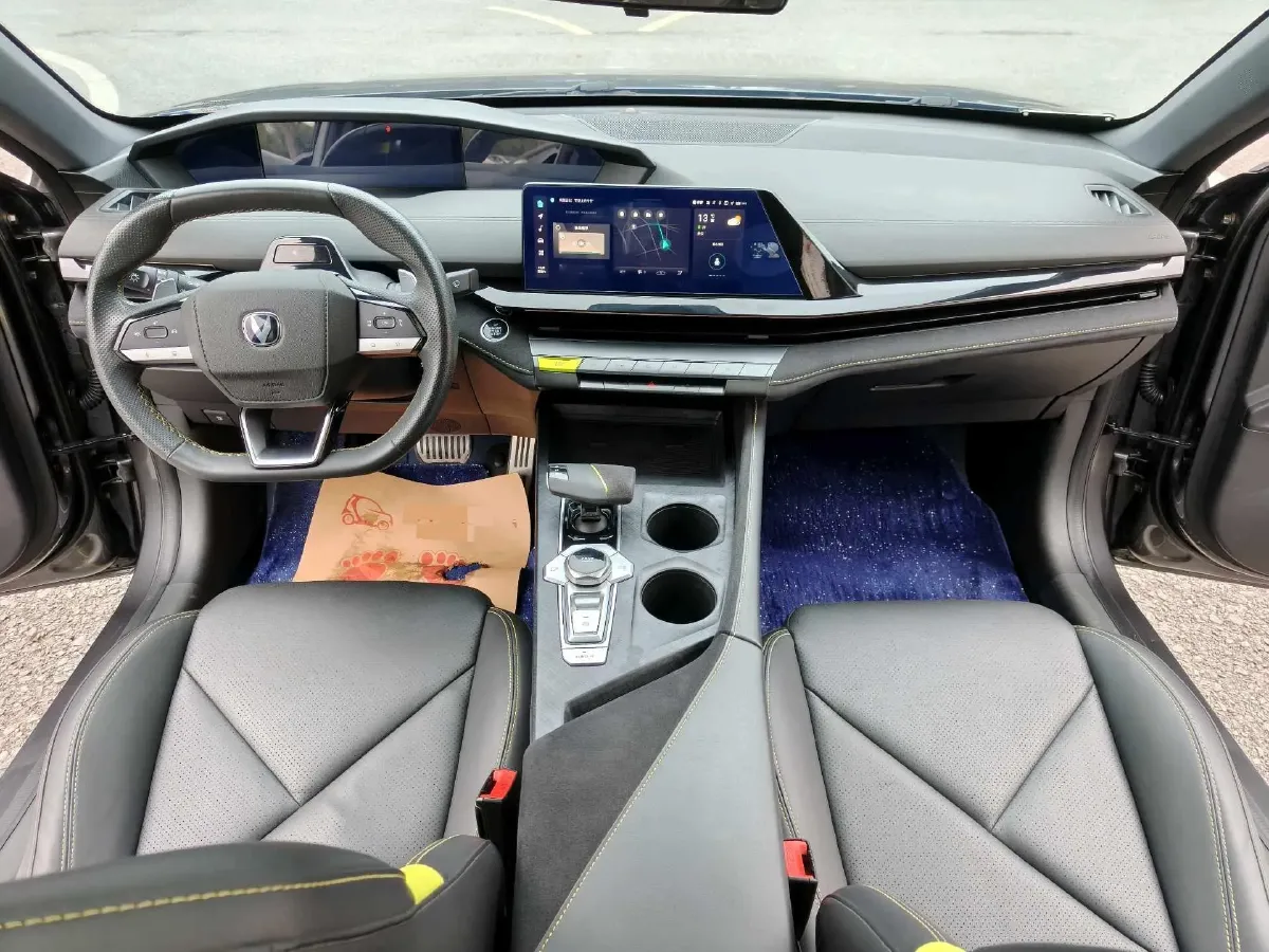 2022 ChangAn UNI-V 1.5T 188HP L4 7DCT,autocango,china used car exporter,china ev exporter,chinese used car exporter,chinese used ev exporter