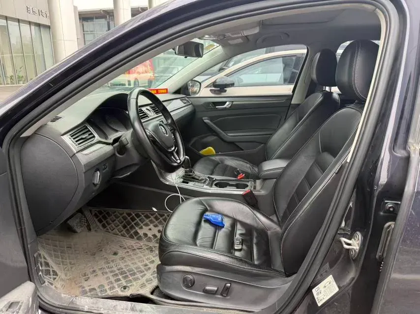 2017 Volkswagen Passat 1.8T 180HP L4 7DCT,autocango,china used car exporter,china ev exporter,chinese used car exporter,chinese used ev exporter
