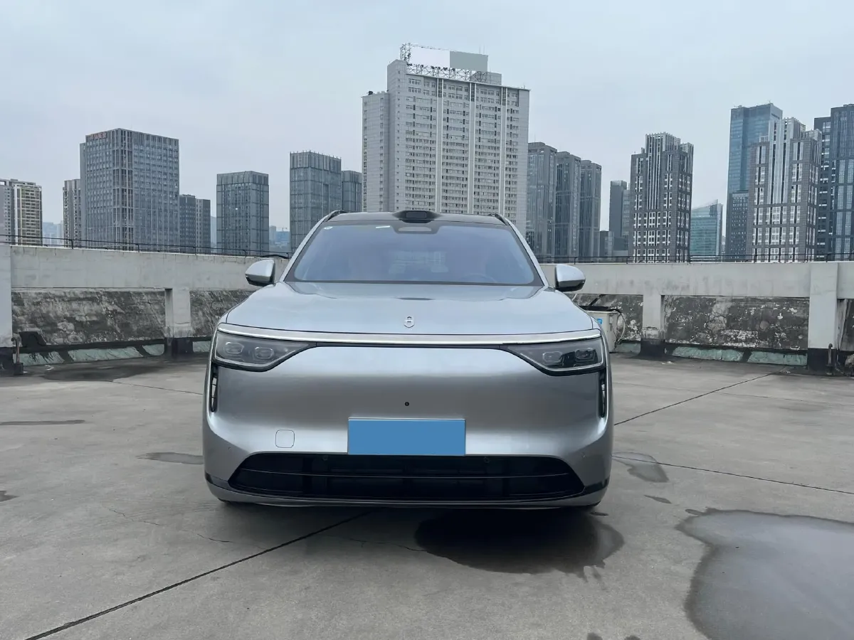 2025 AITO AITO M8 REEV 160HP REEV 53.4KWH,autocango,china used car exporter,china ev exporter,chinese used car exporter,chinese used ev exporter