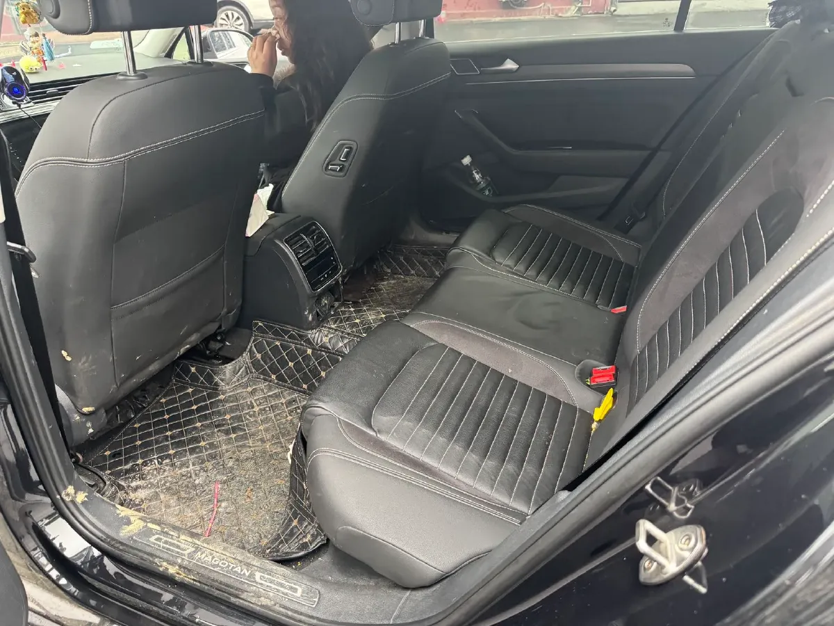 2020 Volkswagen Magotan 2.0T 186HP L4 7DCT,autocango,china used car exporter,china ev exporter,chinese used car exporter,chinese used ev exporter