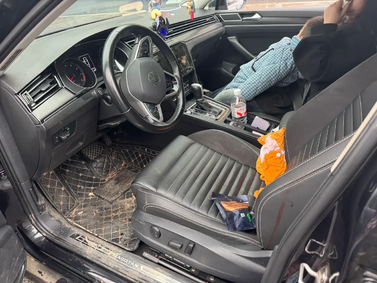 2020 Volkswagen Magotan 2.0T 186HP L4 7DCT,autocango,china used car exporter,china ev exporter,chinese used car exporter,chinese used ev exporter