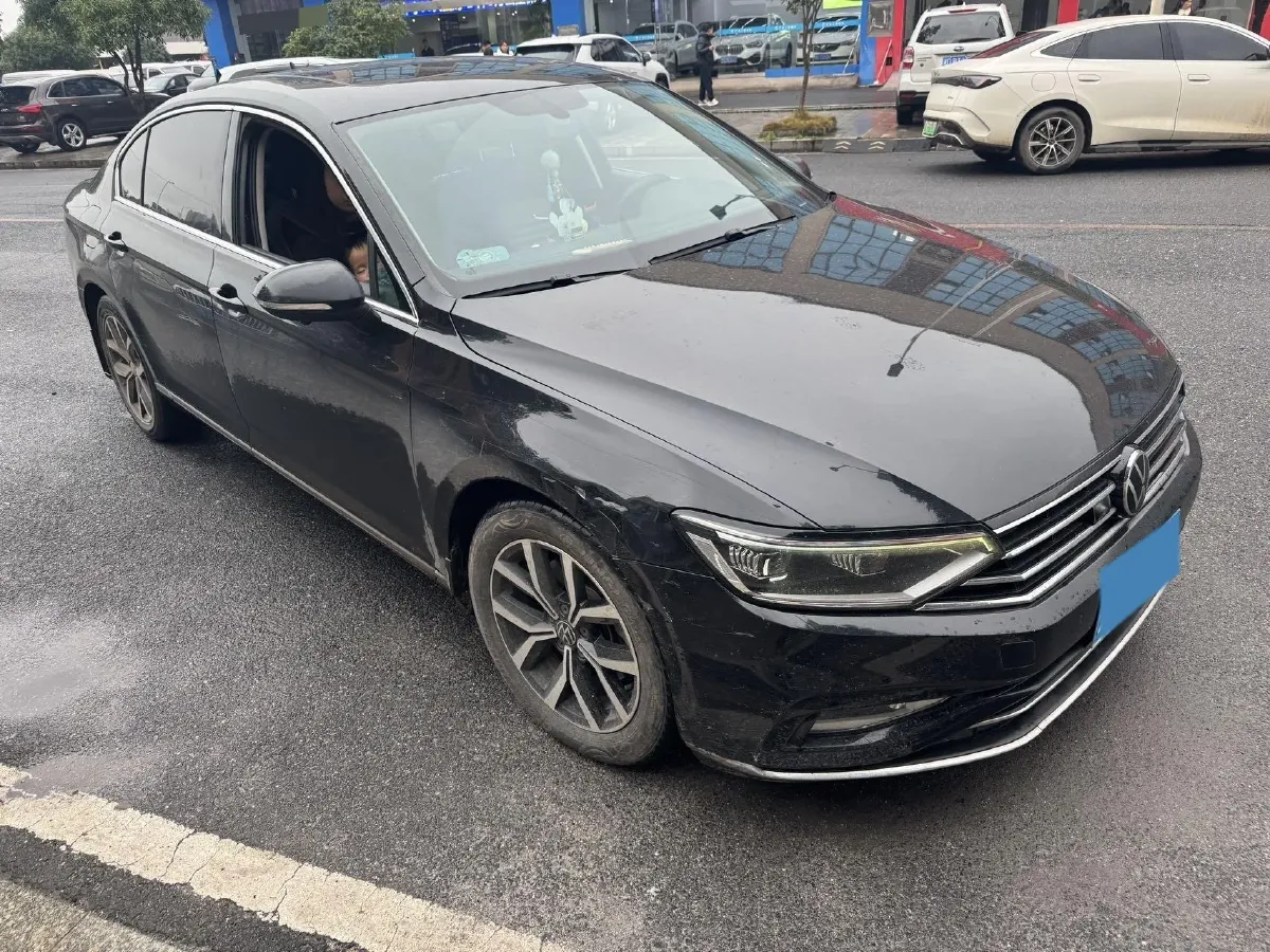 2020 Volkswagen Magotan 2.0T 186HP L4 7DCT,autocango,china used car exporter,china ev exporter,chinese used car exporter,chinese used ev exporter