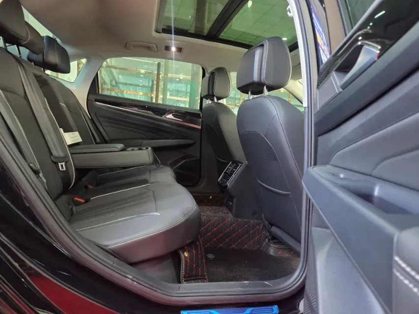 2024 Volkswagen Passat 2.0T 220HP L4 7DCT,autocango,china used car exporter,china ev exporter,chinese used car exporter,chinese used ev exporter