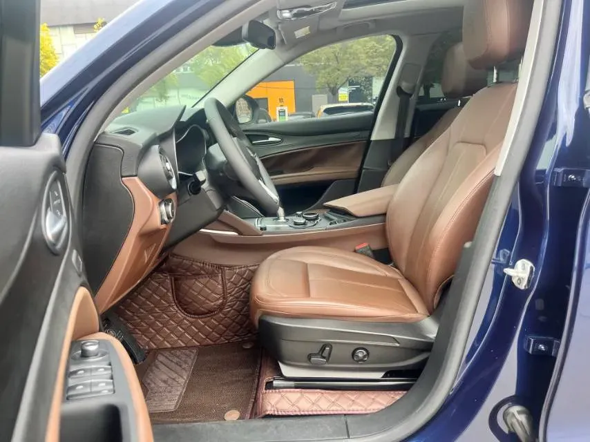 2017 Jaguar XE 2.0T 240HP L4 8AT,autocango,china used car exporter,china ev exporter,chinese used car exporter,chinese used ev exporter