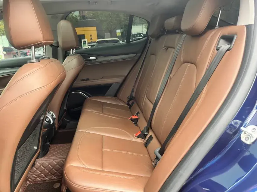 2017 Jaguar XE 2.0T 240HP L4 8AT,autocango,china used car exporter,china ev exporter,chinese used car exporter,chinese used ev exporter