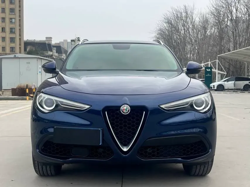 2017 Jaguar XE 2.0T 240HP L4 8AT,autocango,china used car exporter,china ev exporter,chinese used car exporter,chinese used ev exporter