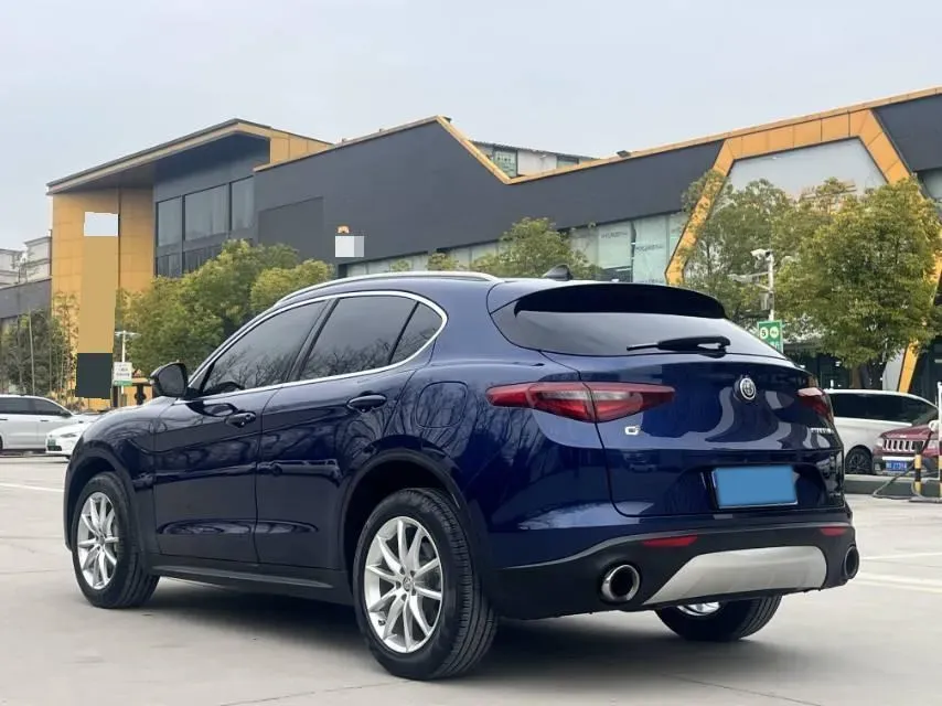 2017 Jaguar XE 2.0T 240HP L4 8AT,autocango,china used car exporter,china ev exporter,chinese used car exporter,chinese used ev exporter