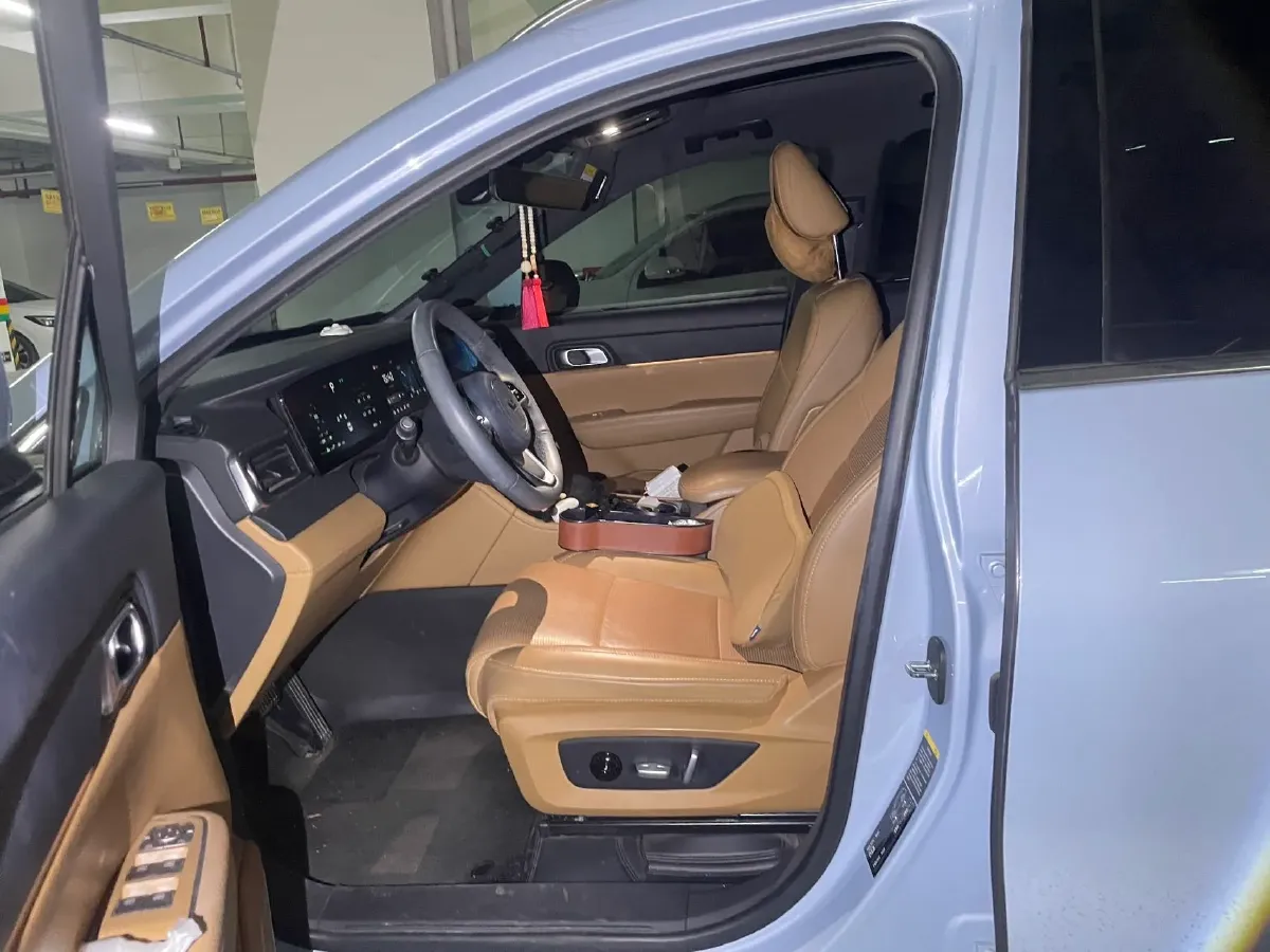 2021 Li ONE Range Extended 131HP REEV 40.5KWH,autocango,china used car exporter,china ev exporter,chinese used car exporter,chinese used ev exporter