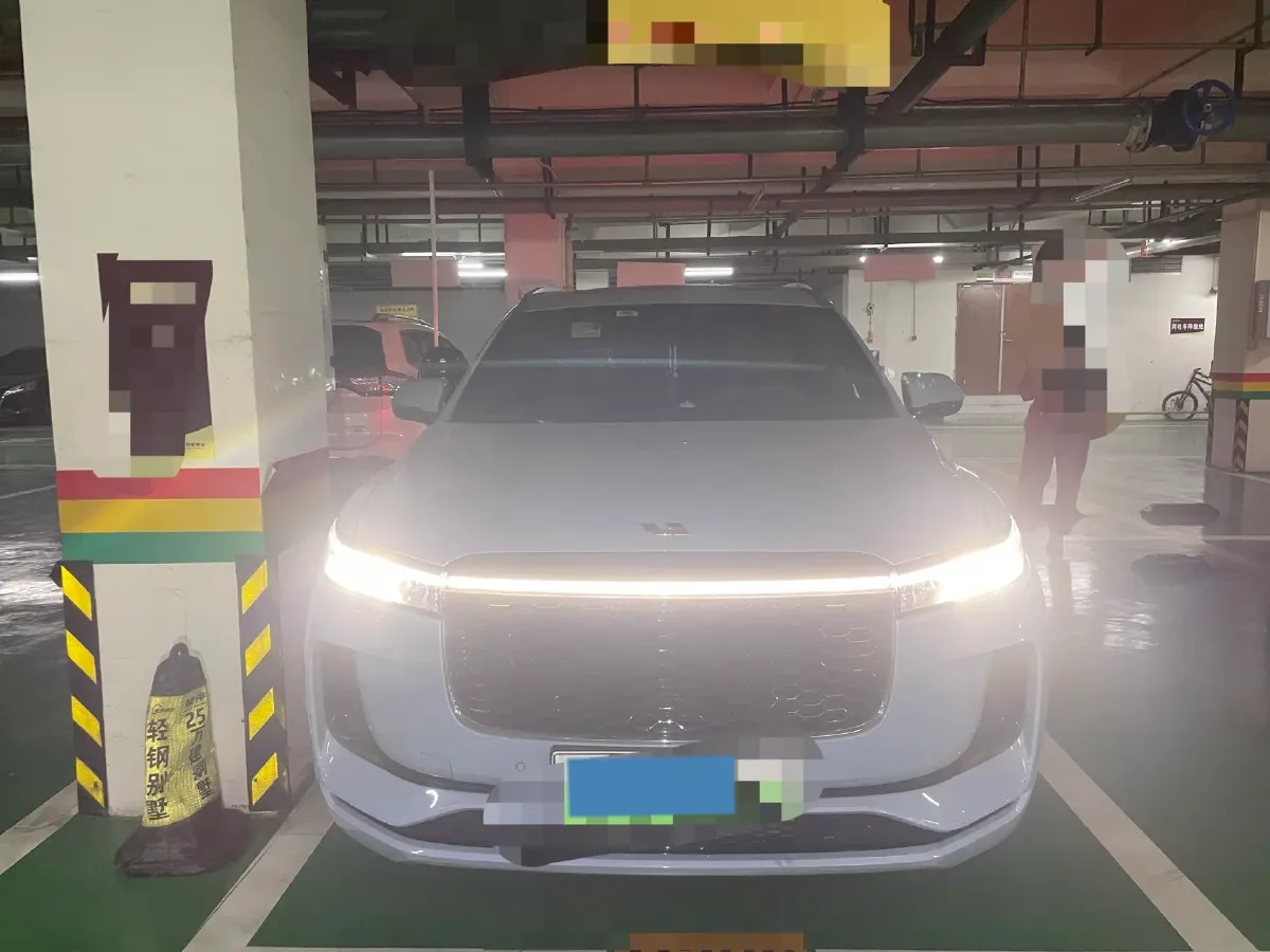 2021 Li ONE Range Extended 131HP REEV 40.5KWH,autocango,china used car exporter,china ev exporter,chinese used car exporter,chinese used ev exporter