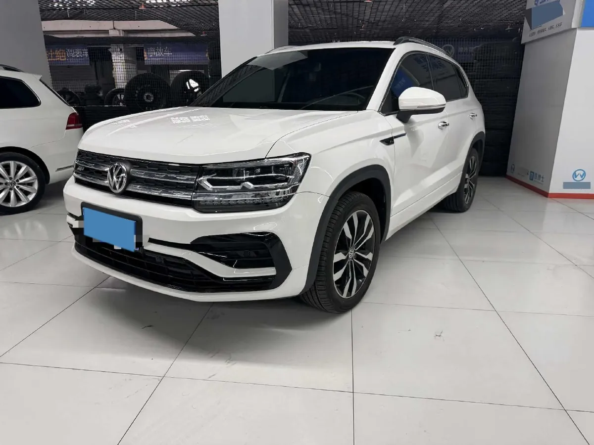 2019 MINI MINI 1.5T 102HP L3 7DCT,autocango,china used car exporter,china ev exporter,chinese used car exporter,chinese used ev exporter