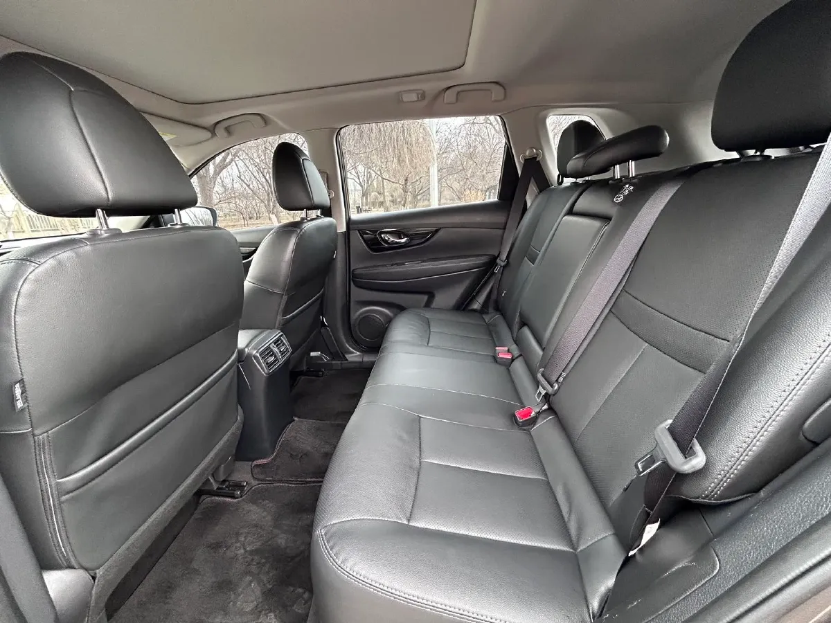 2020 Nissan X-Trail 2.0L 154HP L4 CVT,autocango,china used car exporter,china ev exporter,chinese used car exporter,chinese used ev exporter