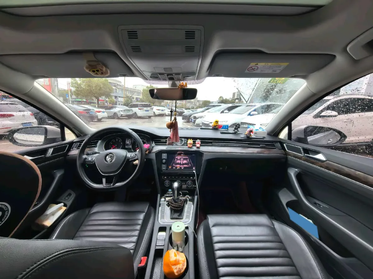 2019 Volkswagen Magotan 2.0T 186HP L4 7DCT,autocango,china used car exporter,china ev exporter,chinese used car exporter,chinese used ev exporter