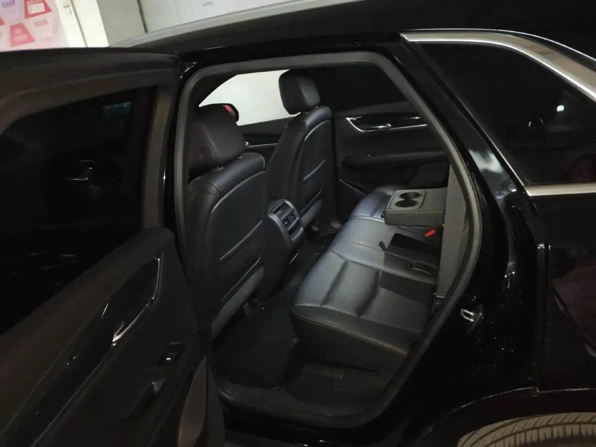 2022 Cadillac XT5 2.0T 237HP L4 9AT,autocango,china used car exporter,china ev exporter,chinese used car exporter,chinese used ev exporter