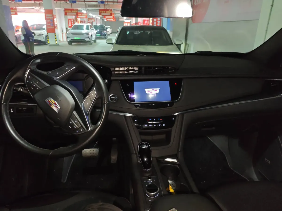 2022 Cadillac XT5 2.0T 237HP L4 9AT,autocango,china used car exporter,china ev exporter,chinese used car exporter,chinese used ev exporter