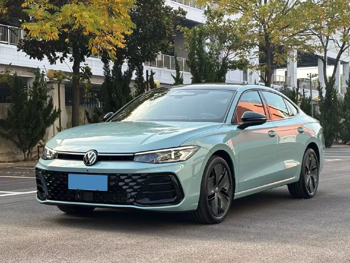 2025 Volkswagen Passat 2.0T 220HP L4 7DCT,autocango,china used car exporter,china ev exporter,chinese used car exporter,chinese used ev exporter