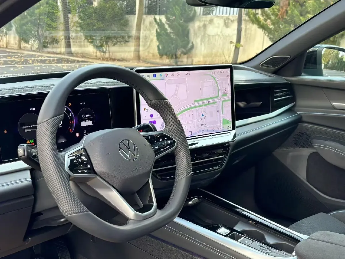 2025 Volkswagen Passat 2.0T 220HP L4 7DCT,autocango,china used car exporter,china ev exporter,chinese used car exporter,chinese used ev exporter