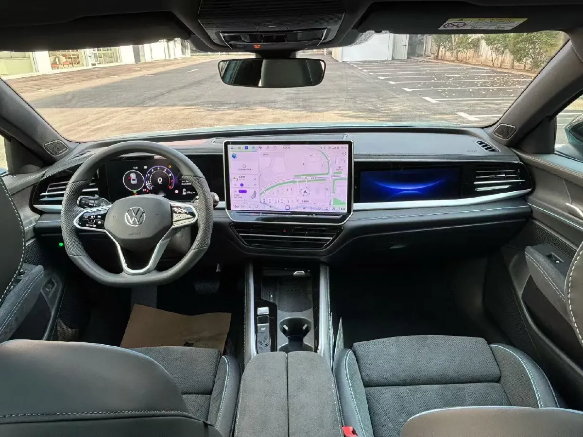 2025 Volkswagen Passat 2.0T 220HP L4 7DCT,autocango,china used car exporter,china ev exporter,chinese used car exporter,chinese used ev exporter