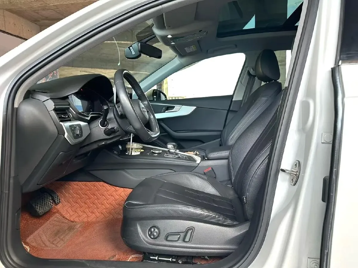 2019 Audi A4L 2.0T 190HP L4 7DCT,autocango,china used car exporter,china ev exporter,chinese used car exporter,chinese used ev exporter