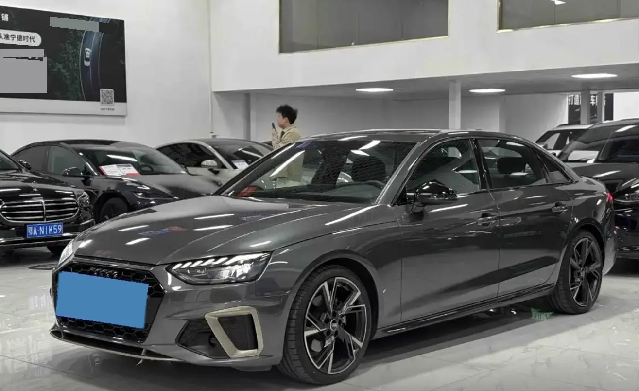 2024 Audi A4L 2.0T 190HP L4 7DCT,autocango,china used car exporter,china ev exporter,chinese used car exporter,chinese used ev exporter