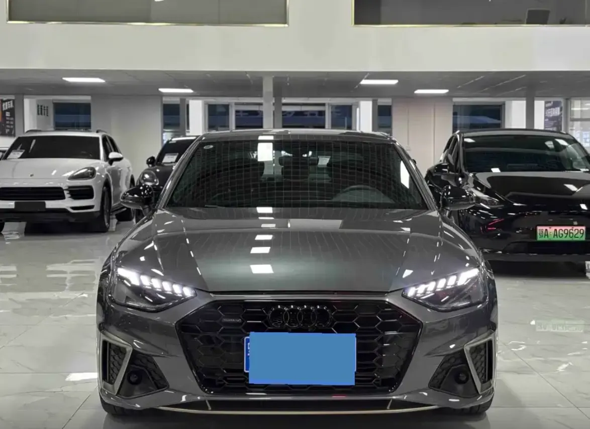 2024 Audi A4L 2.0T 190HP L4 7DCT,autocango,china used car exporter,china ev exporter,chinese used car exporter,chinese used ev exporter