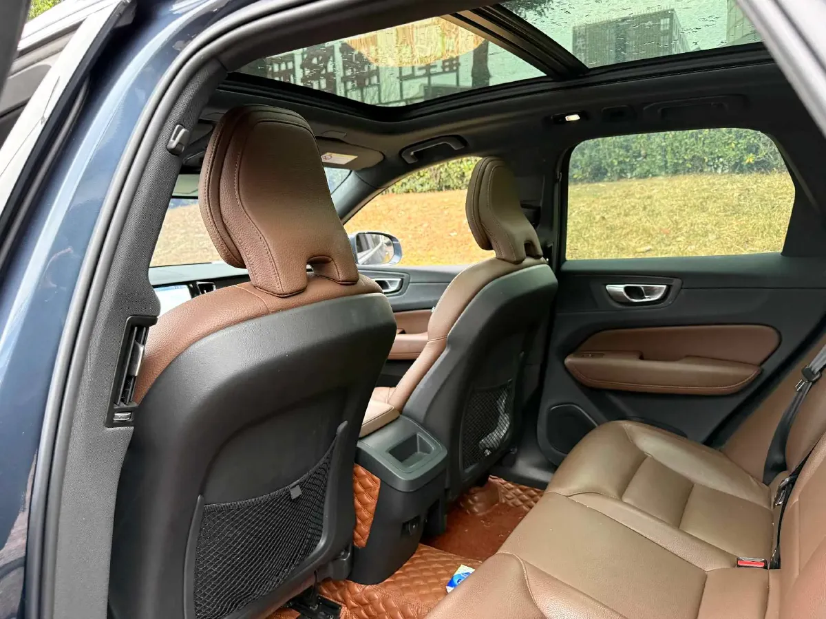 2024 Volvo XC60 2.0T 250HP L4 8AT,autocango,china used car exporter,china ev exporter,chinese used car exporter,chinese used ev exporter