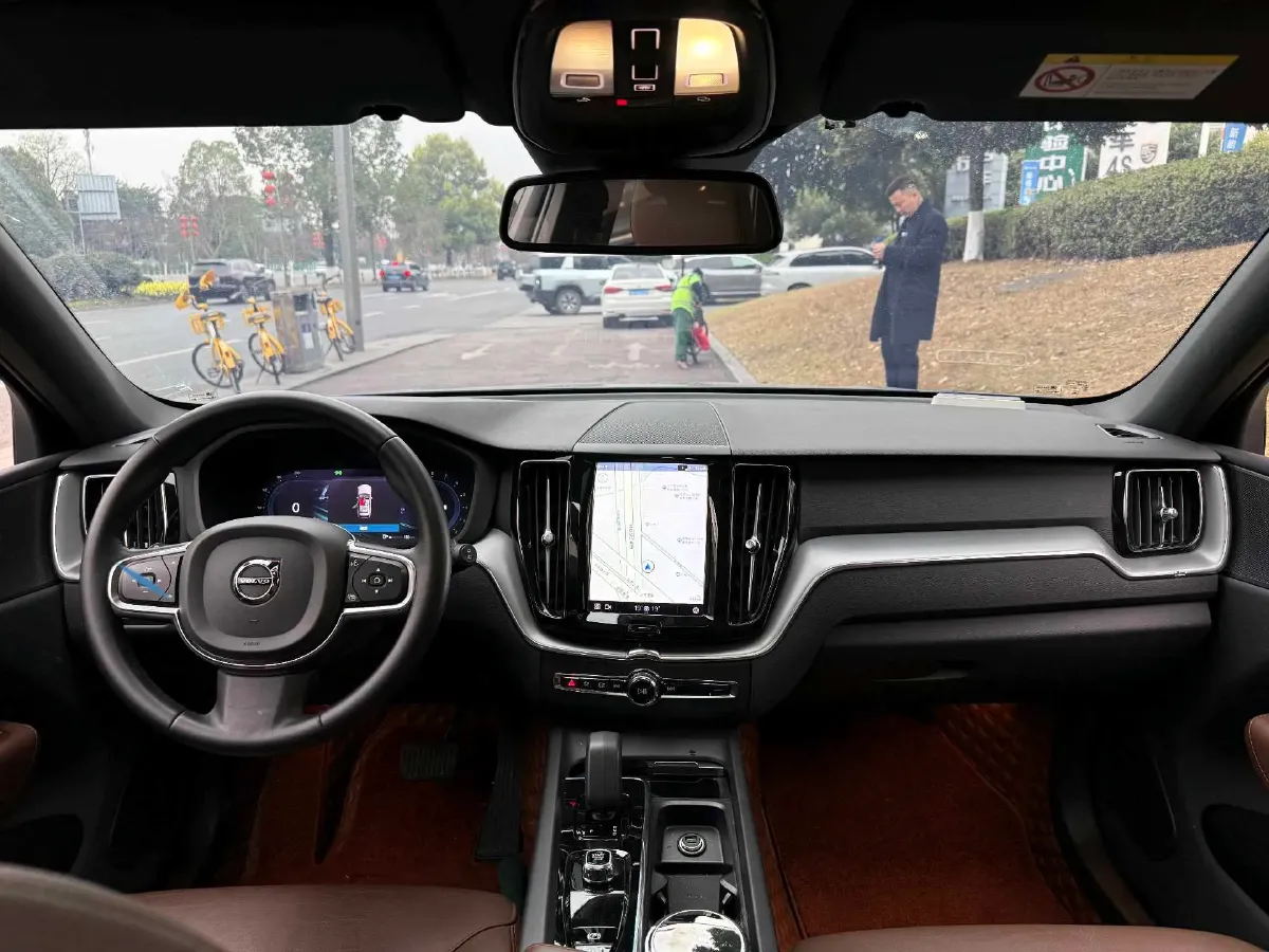 2024 Volvo XC60 2.0T 250HP L4 8AT,autocango,china used car exporter,china ev exporter,chinese used car exporter,chinese used ev exporter