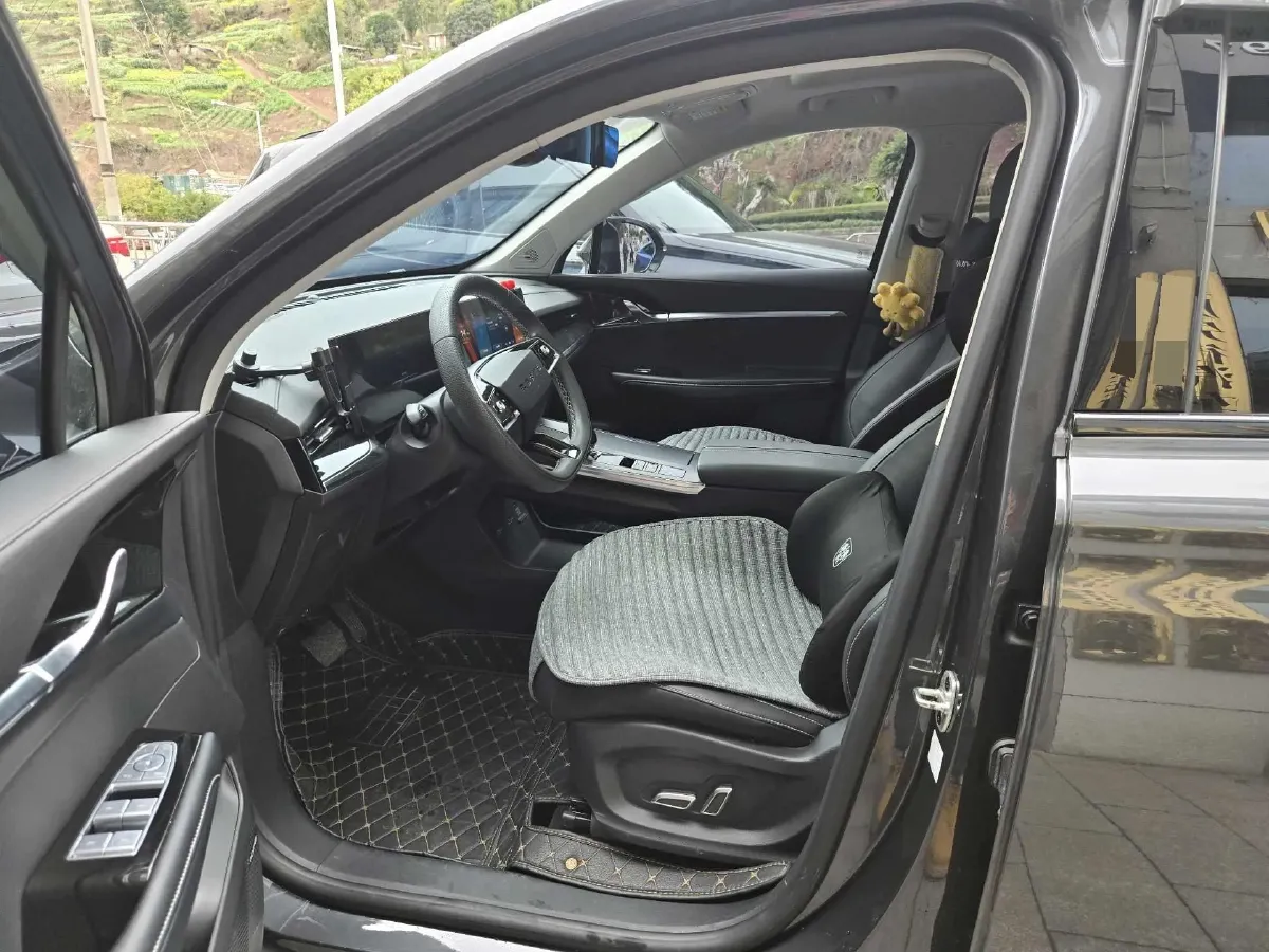 2022 Roewe RX5 MAX 1.5T 181HP L4 6AT,autocango,china used car exporter,china ev exporter,chinese used car exporter,chinese used ev exporter