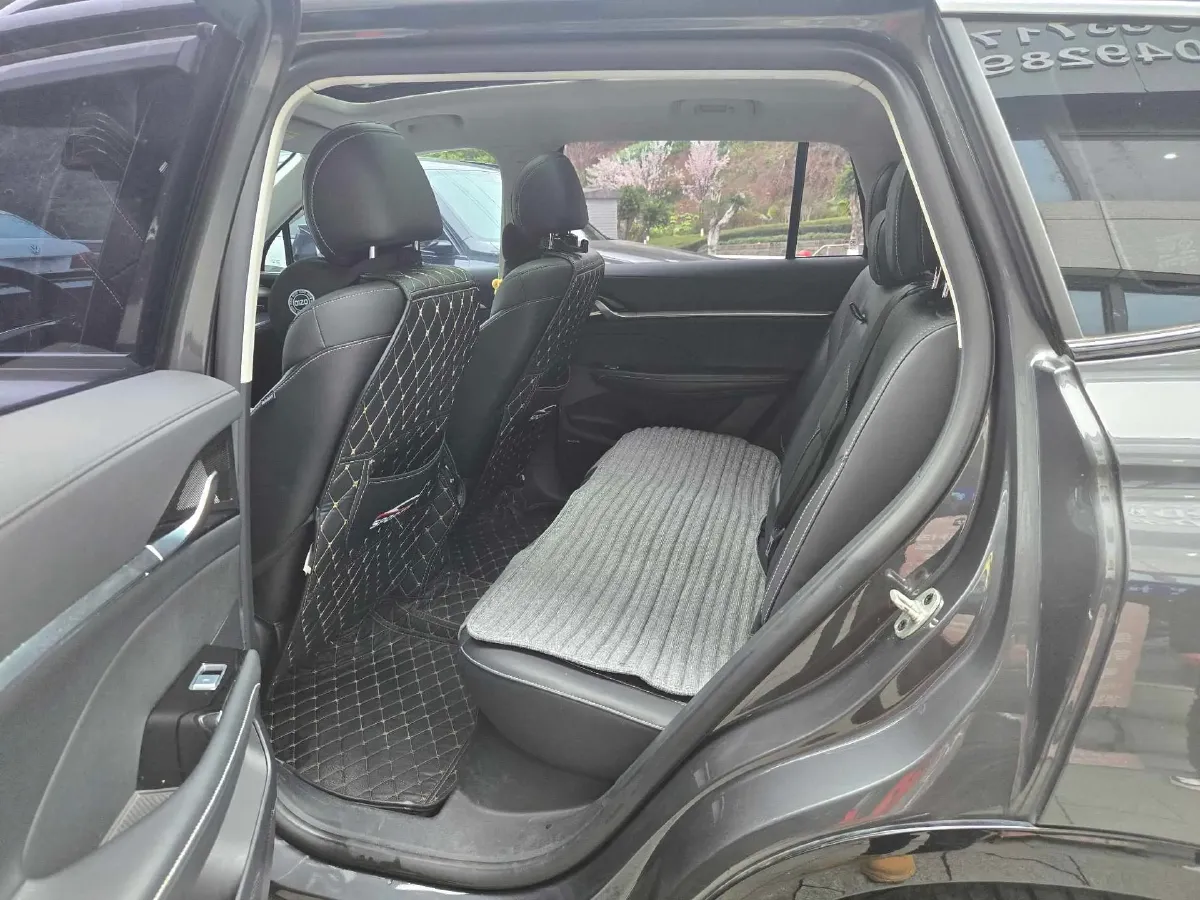 2022 Roewe RX5 MAX 1.5T 181HP L4 6AT,autocango,china used car exporter,china ev exporter,chinese used car exporter,chinese used ev exporter