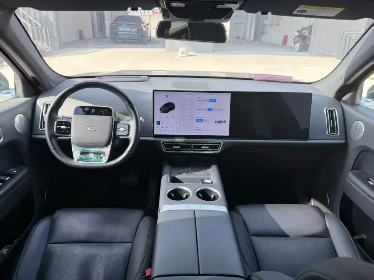 2024 Li L8 Range Extended 154HP REEV 42.8KWH,autocango,china used car exporter,china ev exporter,chinese used car exporter,chinese used ev exporter