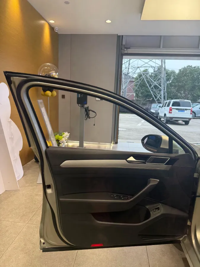 2019 Chevrolet Malibu XL 2.0T 241HP L4 9AT,autocango,china used car exporter,china ev exporter,chinese used car exporter,chinese used ev exporter