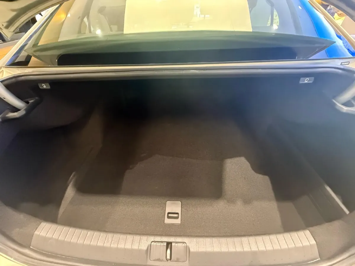 2019 Chevrolet Malibu XL 2.0T 241HP L4 9AT,autocango,china used car exporter,china ev exporter,chinese used car exporter,chinese used ev exporter