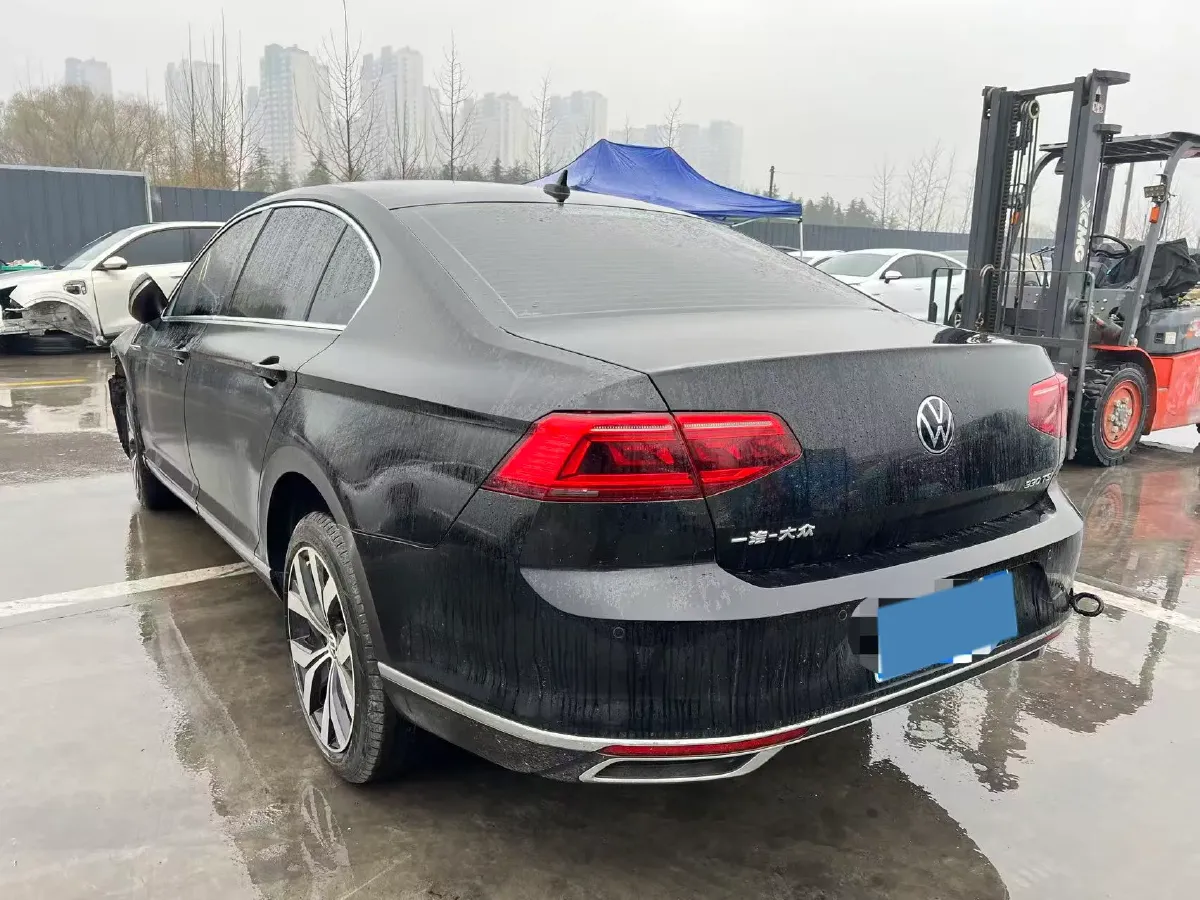 2020 Volkswagen Magotan 2.0T 186HP L4 7DCT,autocango,china used car exporter,china ev exporter,chinese used car exporter,chinese used ev exporter