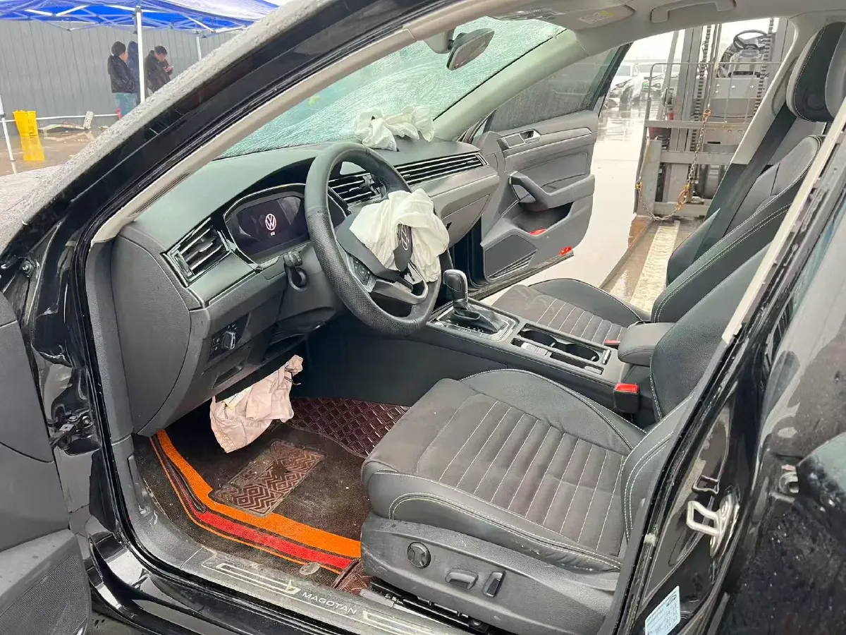 2020 Volkswagen Magotan 2.0T 186HP L4 7DCT,autocango,china used car exporter,china ev exporter,chinese used car exporter,chinese used ev exporter