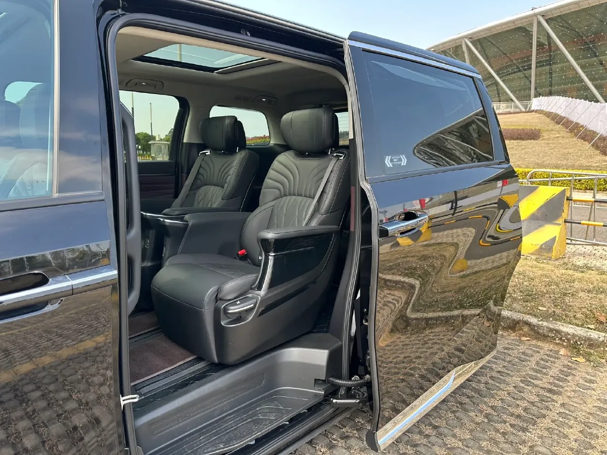 2024 GAC Trumpchi M8 2.0T 252HP L4 8AT,autocango,china used car exporter,china ev exporter,chinese used car exporter,chinese used ev exporter