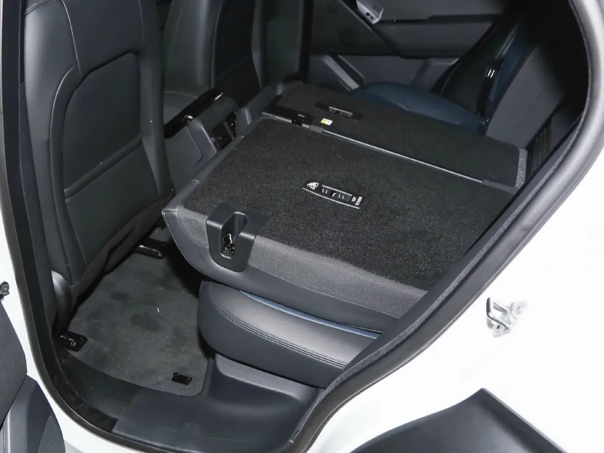 2024 Land Rover Range Rover Velar 2.0T 250HP L4 8AT,autocango,china used car exporter,china ev exporter,chinese used car exporter,chinese used ev exporter