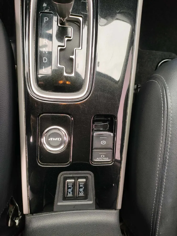 2018 Mitsubishi Outlander 2.4L 192HP L4 CVT,autocango,china used car exporter,china ev exporter,chinese used car exporter,chinese used ev exporter