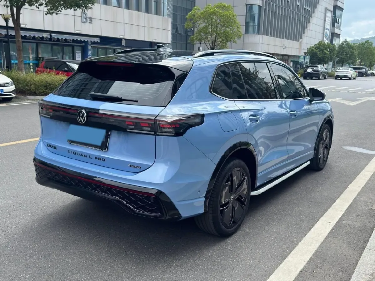 2024 Volkswagen Tiguan L 2.0T 220HP L4 7DCT,autocango,china used car exporter,china ev exporter,chinese used car exporter,chinese used ev exporter