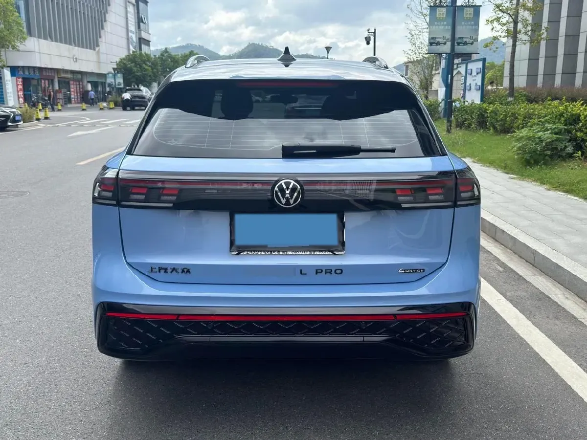 2024 Volkswagen Tiguan L 2.0T 220HP L4 7DCT,autocango,china used car exporter,china ev exporter,chinese used car exporter,chinese used ev exporter