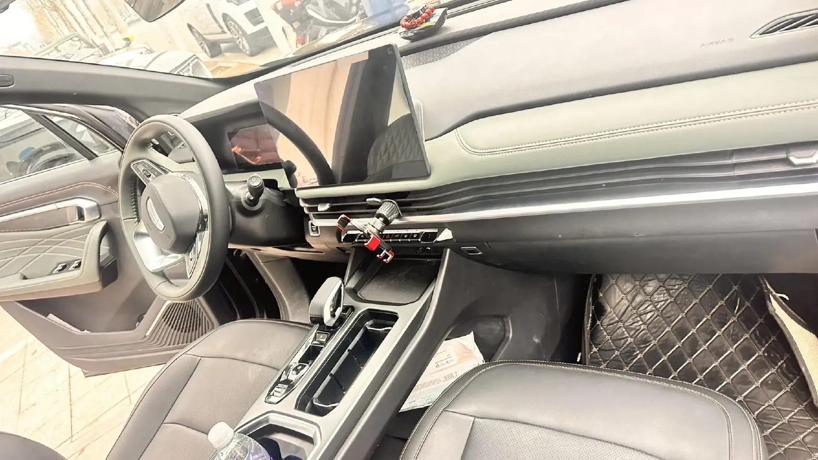 2024 Geely Okavango L 2.0T 218HP L4 7DCT,autocango,china used car exporter,china ev exporter,chinese used car exporter,chinese used ev exporter