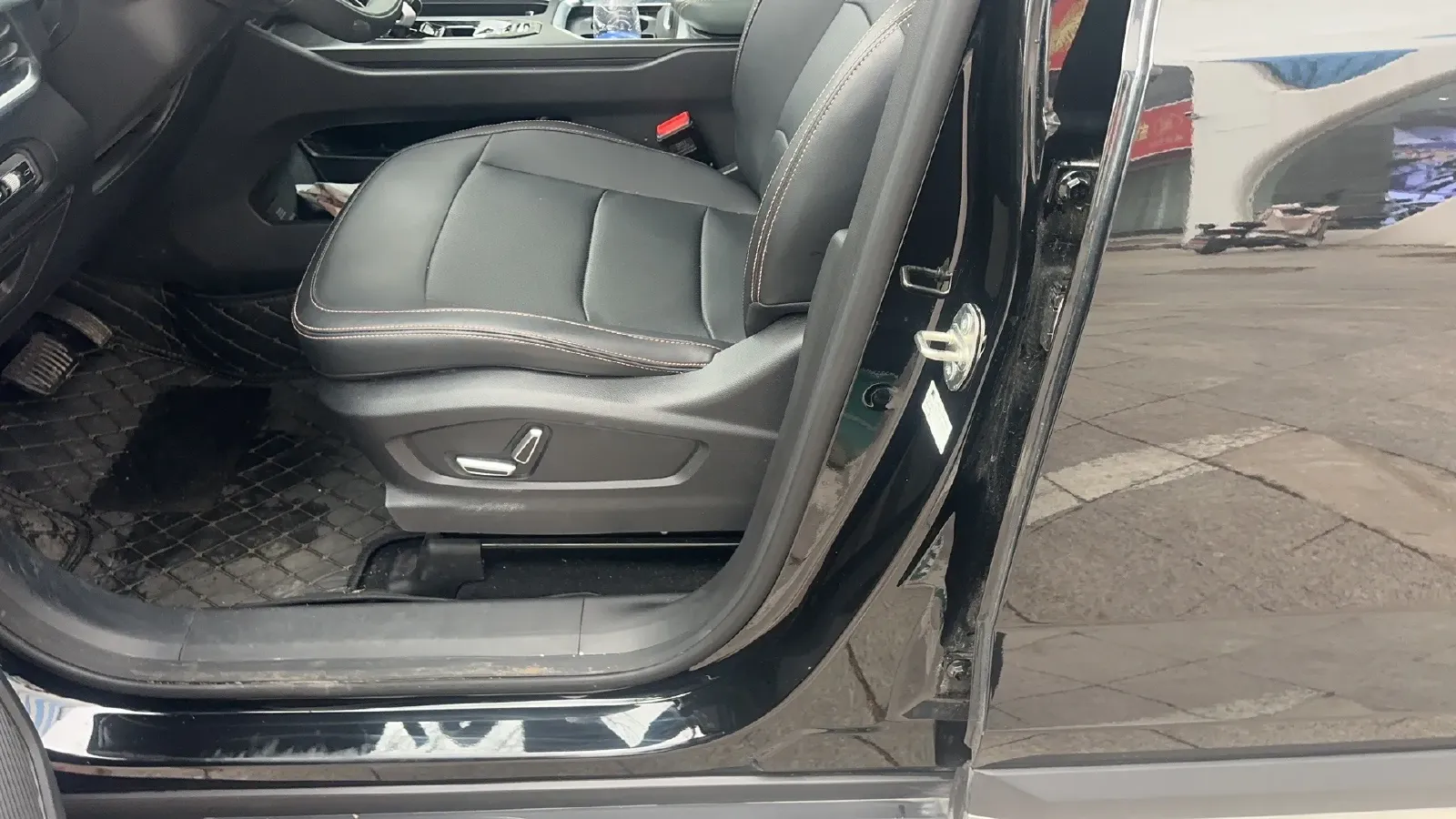 2024 Geely Okavango L 2.0T 218HP L4 7DCT,autocango,china used car exporter,china ev exporter,chinese used car exporter,chinese used ev exporter