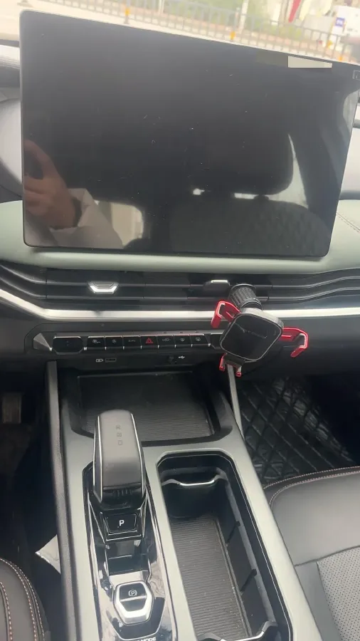 2024 Geely Okavango L 2.0T 218HP L4 7DCT,autocango,china used car exporter,china ev exporter,chinese used car exporter,chinese used ev exporter