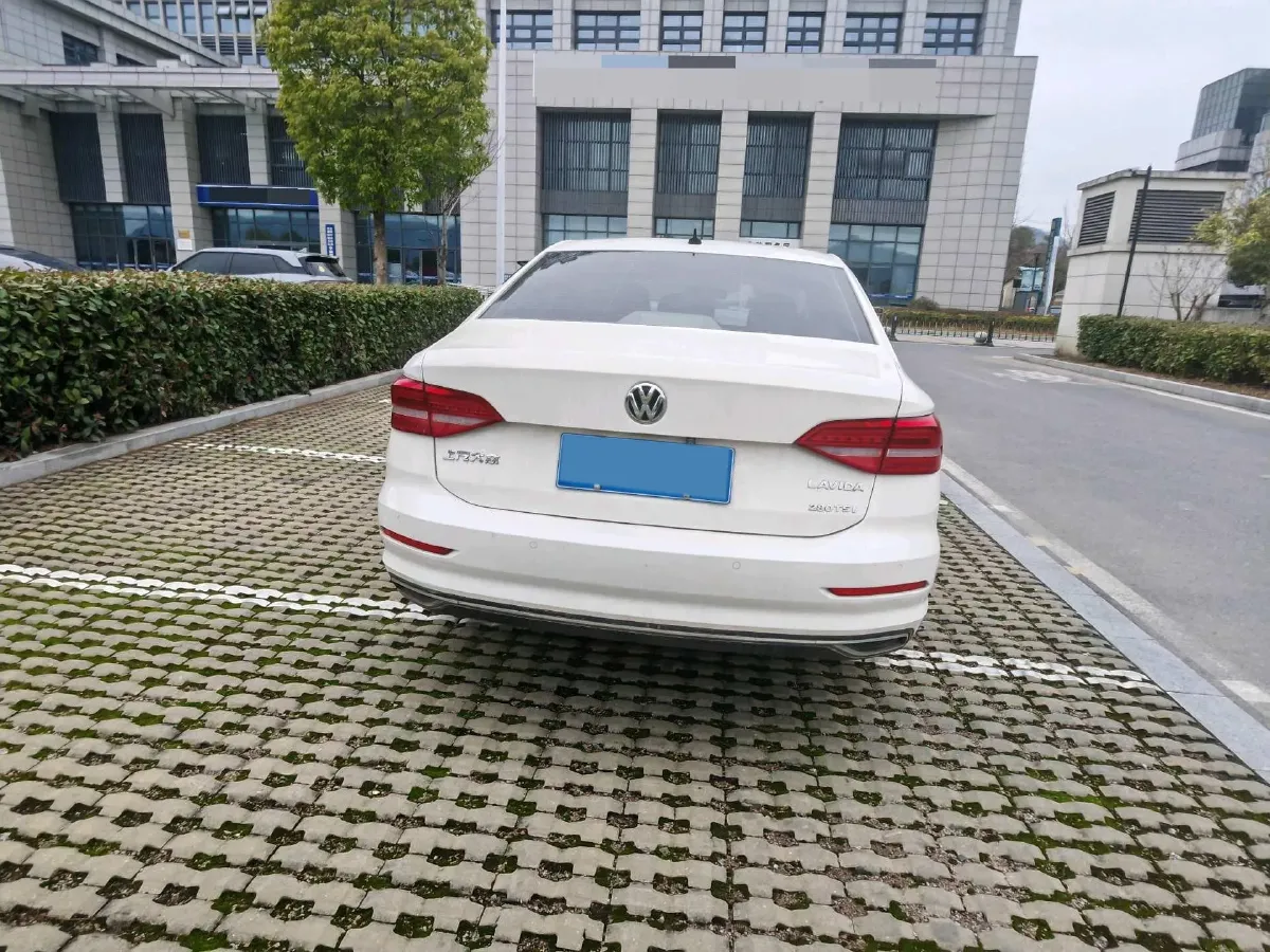 2018 Skoda Karoq 1.4T 150HP L4 7DCT,autocango,china used car exporter,china ev exporter,chinese used car exporter,chinese used ev exporter