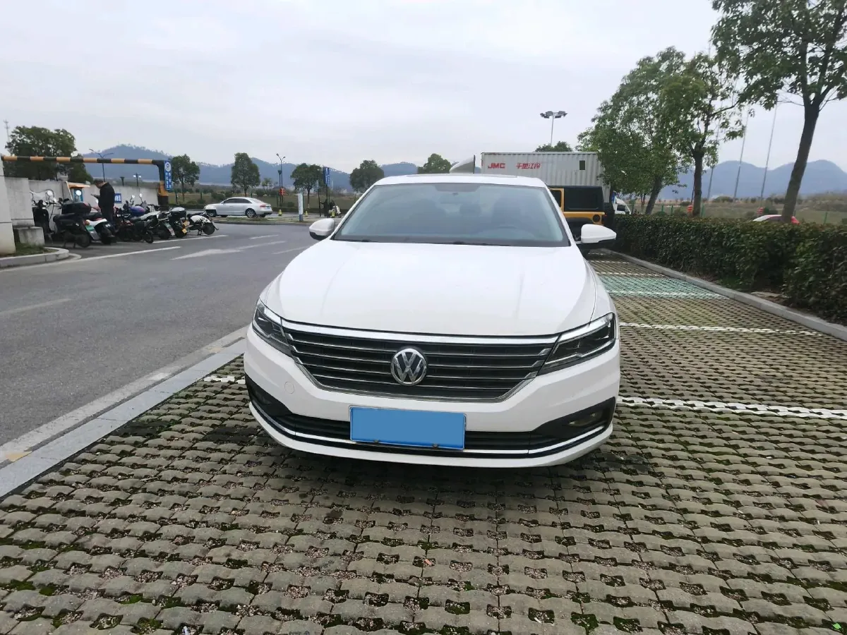 2018 Skoda Karoq 1.4T 150HP L4 7DCT,autocango,china used car exporter,china ev exporter,chinese used car exporter,chinese used ev exporter