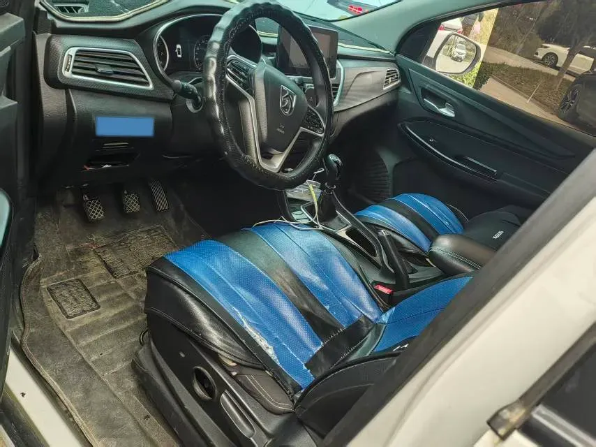 2019 BaoJun 730 1.5L 105HP L4 6MT,autocango,china used car exporter,china ev exporter,chinese used car exporter,chinese used ev exporter