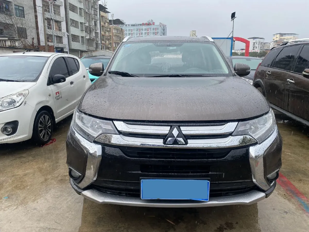 2018 Mitsubishi Outlander 2.0L 166HP L4 CVT,autocango,china used car exporter,china ev exporter,chinese used car exporter,chinese used ev exporter