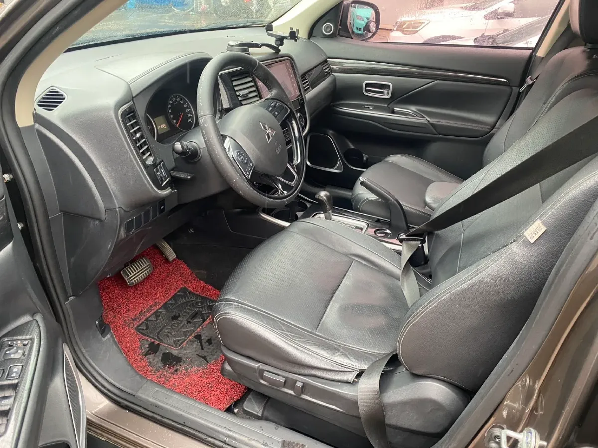 2018 Mitsubishi Outlander 2.0L 166HP L4 CVT,autocango,china used car exporter,china ev exporter,chinese used car exporter,chinese used ev exporter