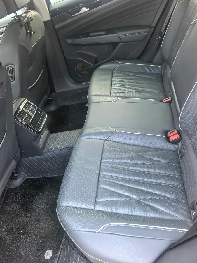 2022 Volkswagen Passat 2.0T 220HP L4 7DCT,autocango,china used car exporter,china ev exporter,chinese used car exporter,chinese used ev exporter