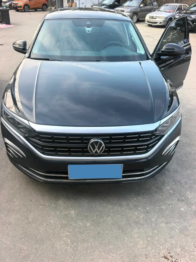 2022 Volkswagen Passat 2.0T 220HP L4 7DCT,autocango,china used car exporter,china ev exporter,chinese used car exporter,chinese used ev exporter